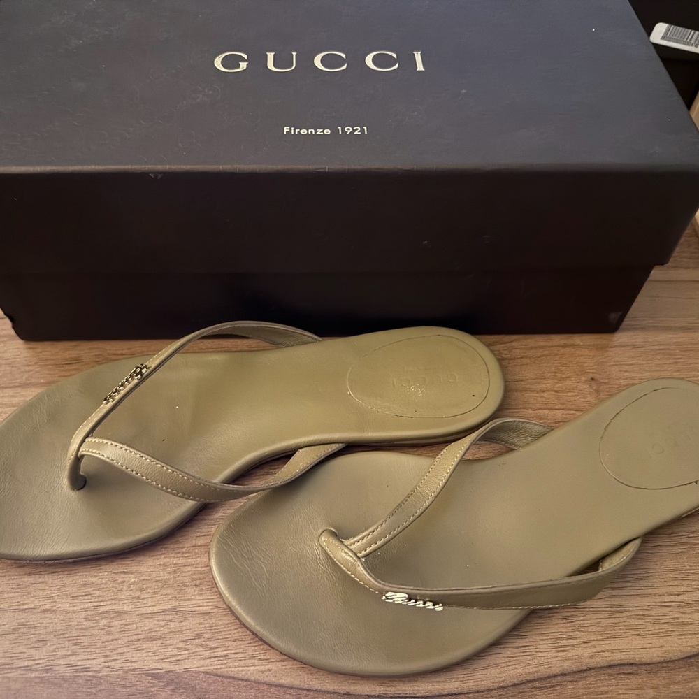 Gucci Women's Beige Leather Sandals